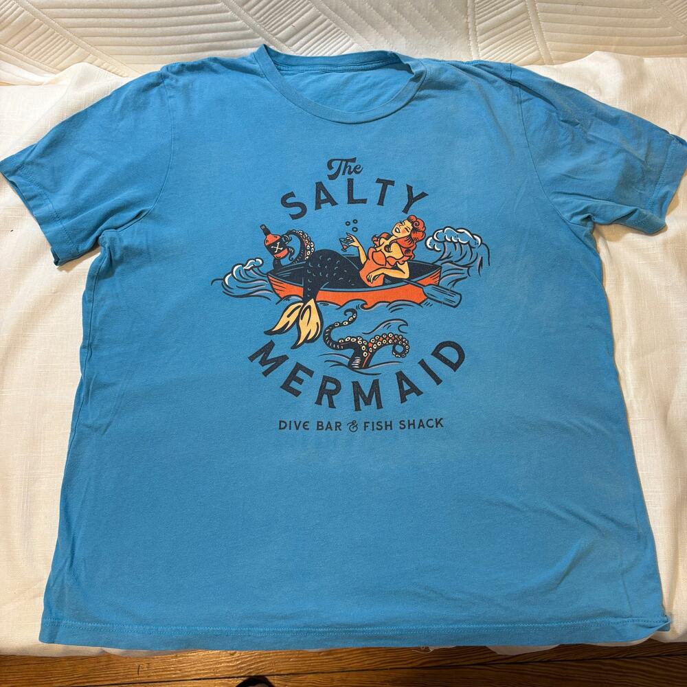 The Salty Mermaid Dive Bar Fish Shack Blue Graphic T-Shirt Retro Nautical